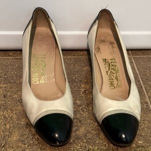 Authentic Salvatore Ferragamo Women’s Heel Pump white and black size 6.5